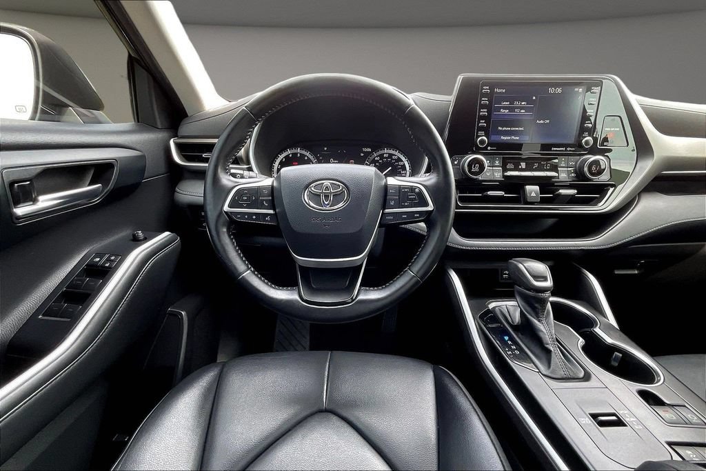 Used 2022 Toyota Highlander XLE FWD image 10