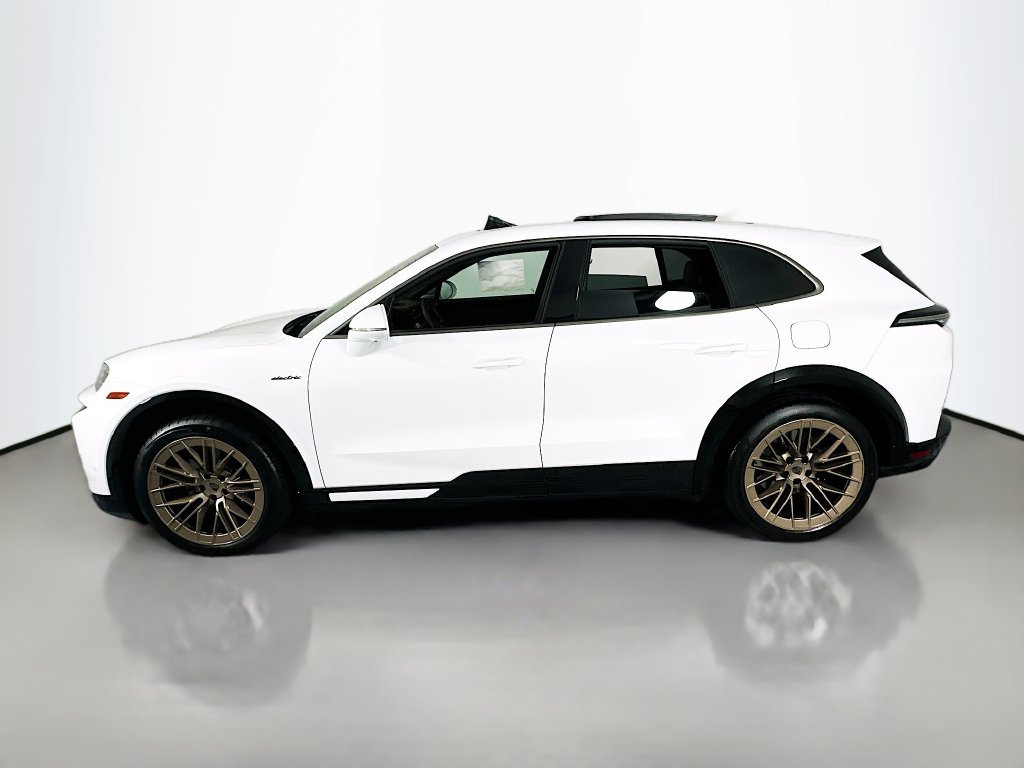 New 2026 Porsche Cayenne Turbo AWD/4WD image 2