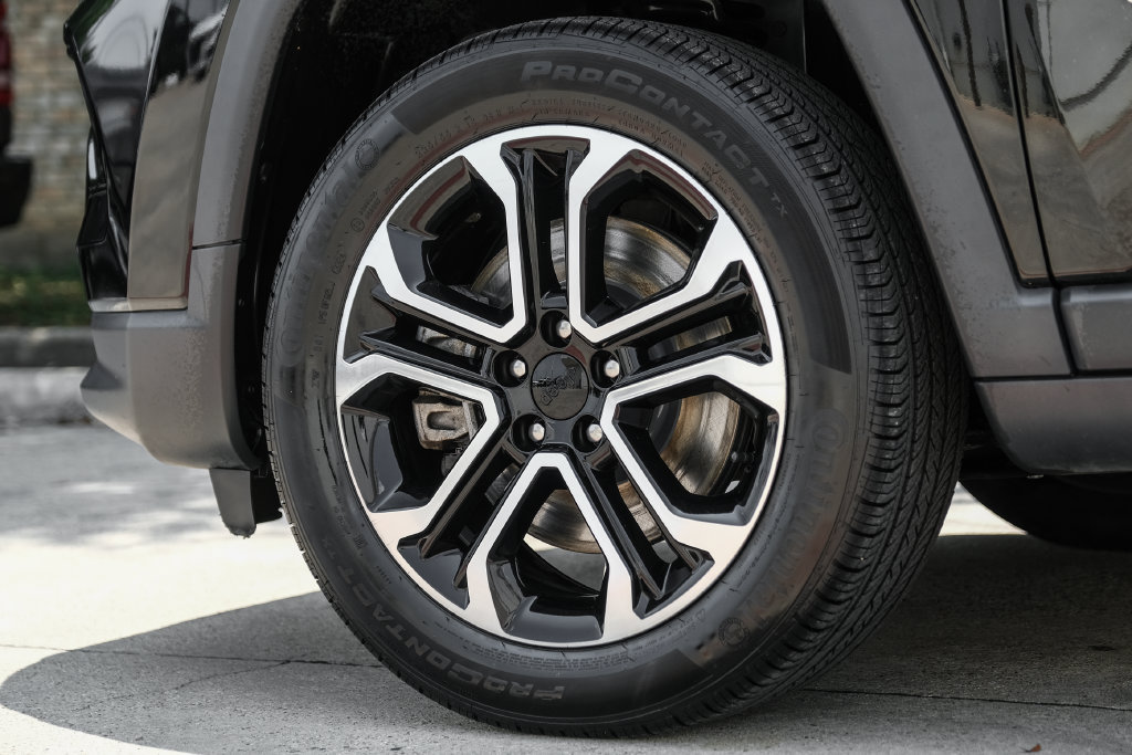 Used 2023 Jeep Compass Limited AWD/4WD image 70