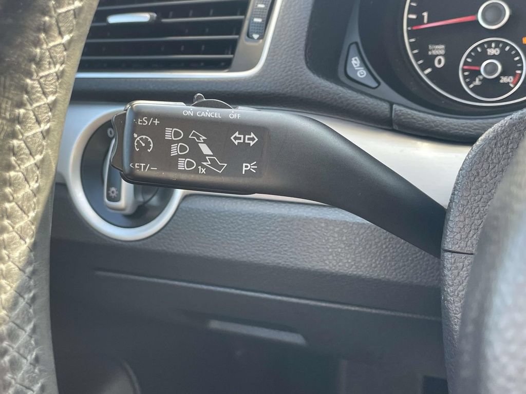 Used 2013 Volkswagen Passat TDI SE FWD image 30