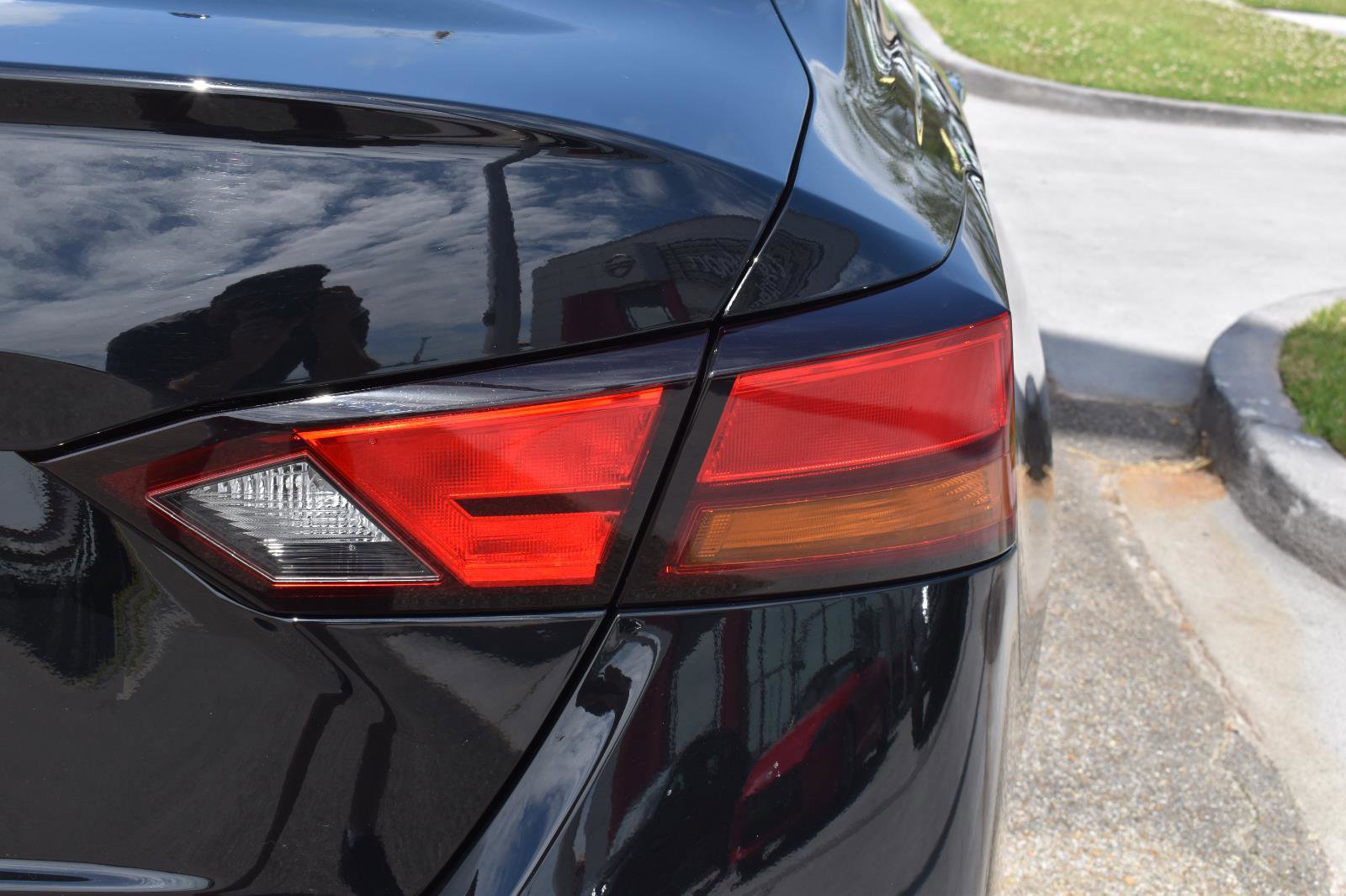 Used 2025 Nissan Altima 2.5 S image 7