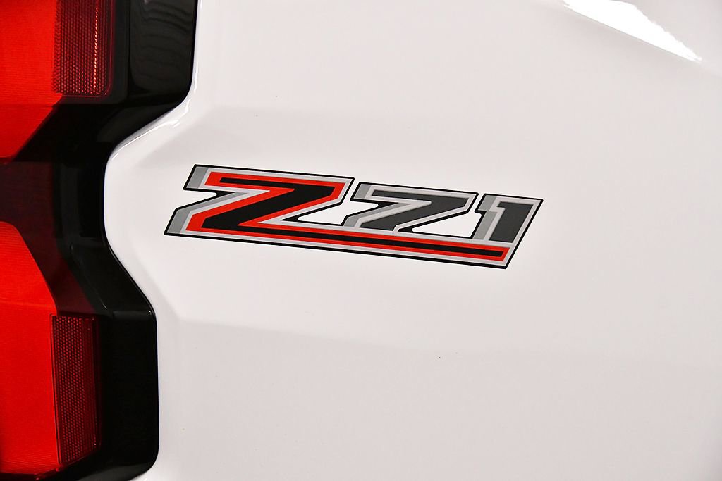 Used 2024 Chevrolet Colorado Z71 w/ LPO, Dark Essentials Package image 11