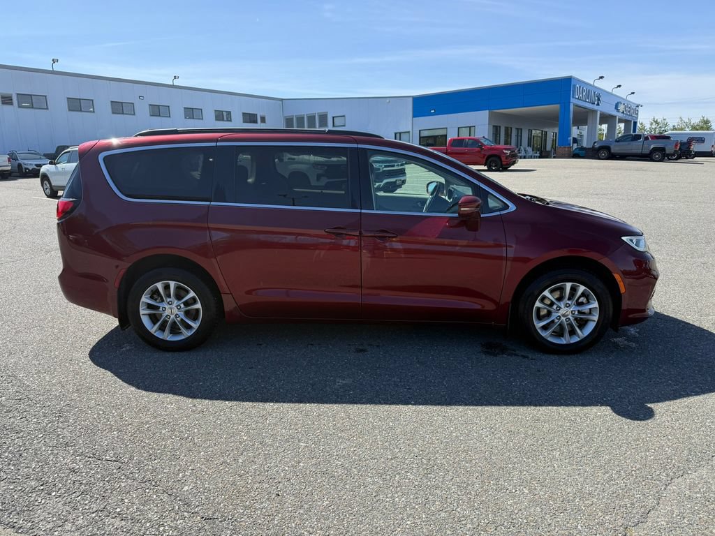 Used 2021 Chrysler Pacifica Touring w/ Cold Weather Group AWD/4WD image 8