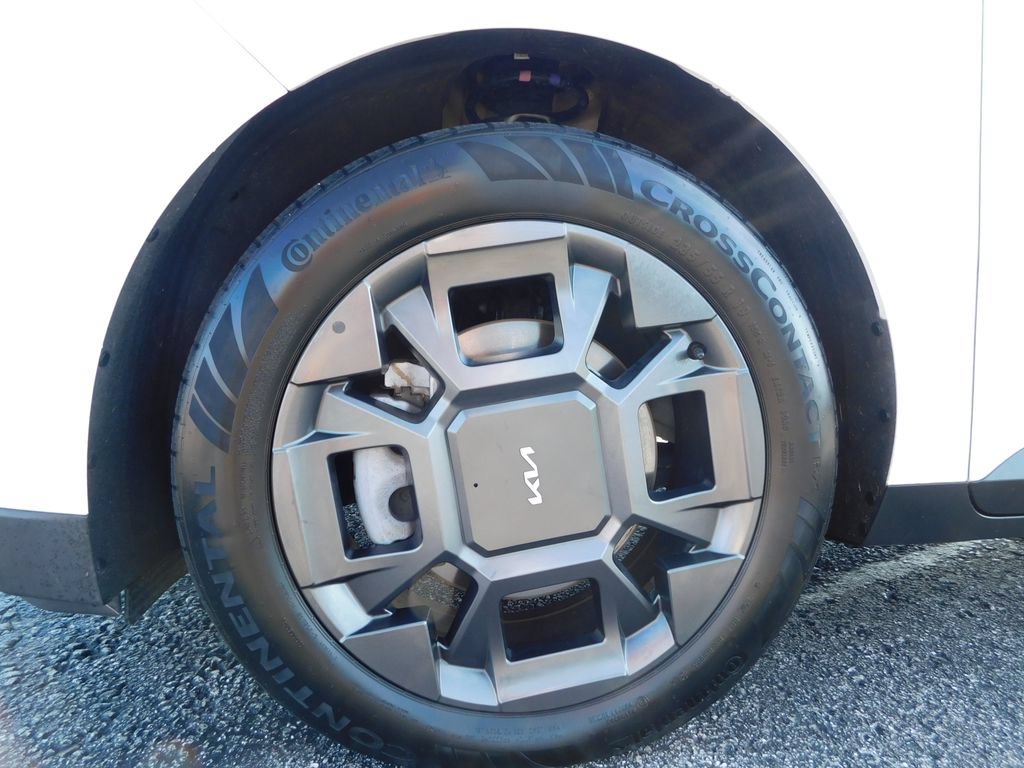 Used 2025 Kia Carnival EX FWD image 10