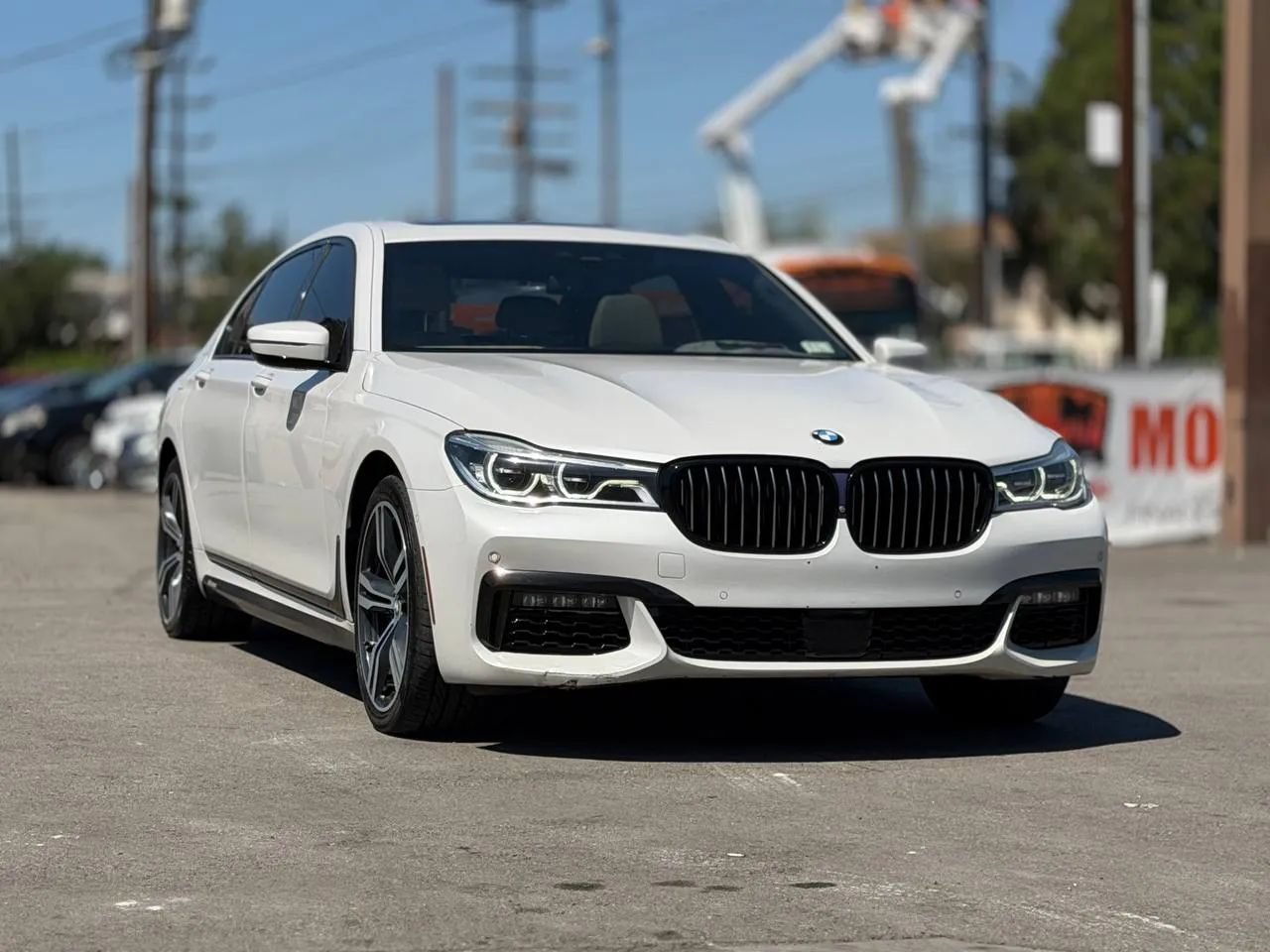 Used 2018 BMW 750i xDrive AWD/4WD image 3