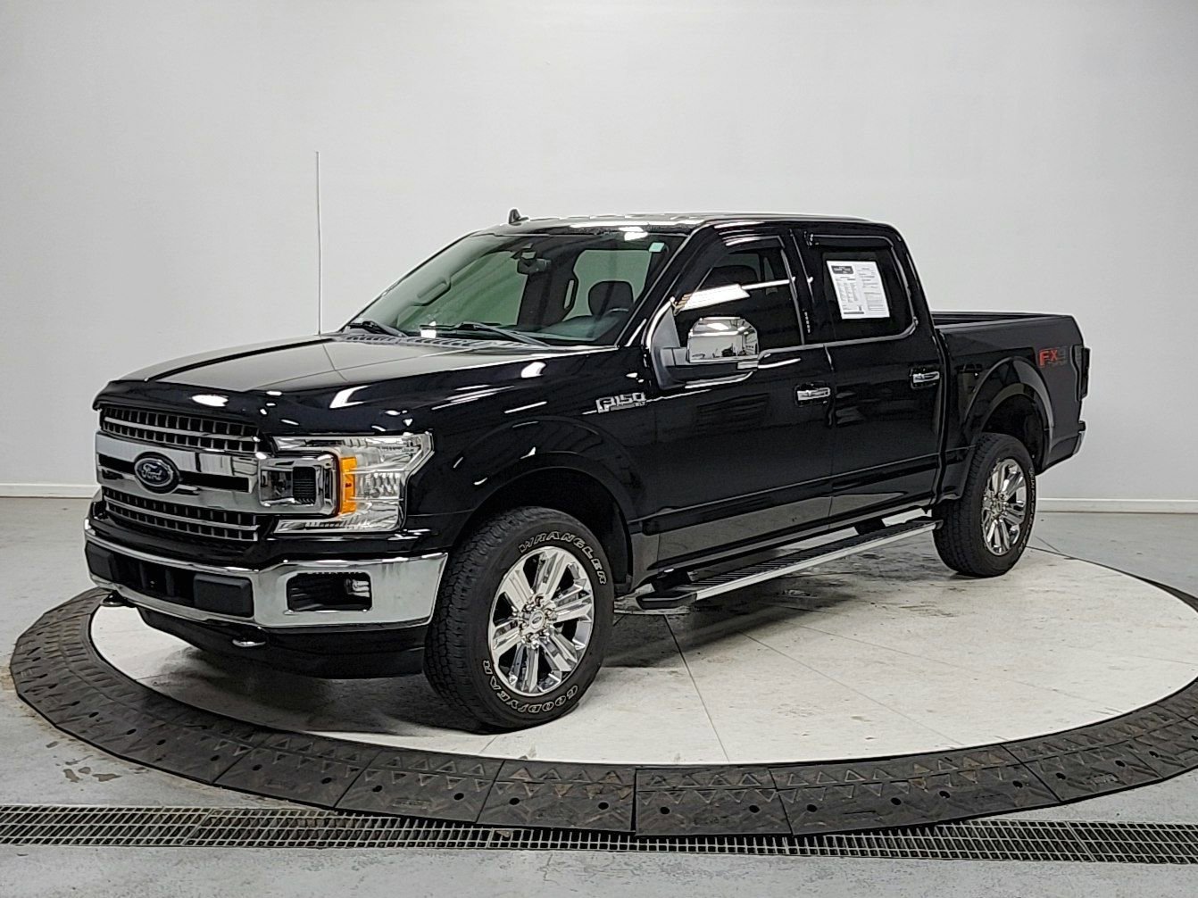 Used 2019 Ford F150 XLT w/ Equipment Group 302A Luxury image 3