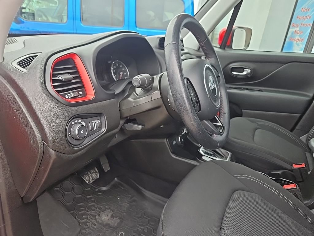 Used 2022 Jeep Renegade Latitude w/ Sun/Sound Group image 35