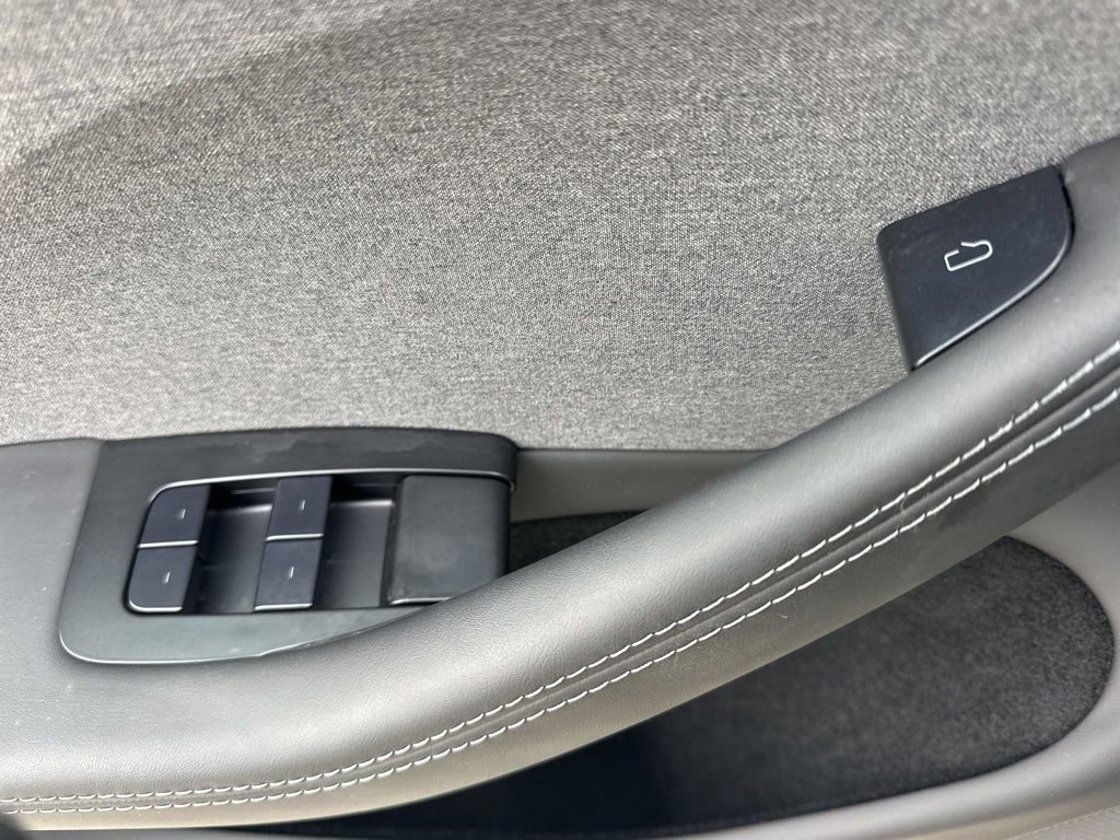 Used 2024 Tesla Model 3 Standard Range image 28
