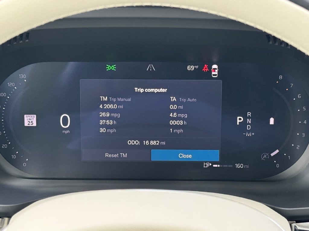 Certified 2026 Volvo XC60 B5 Ultra AWD/4WD image 12