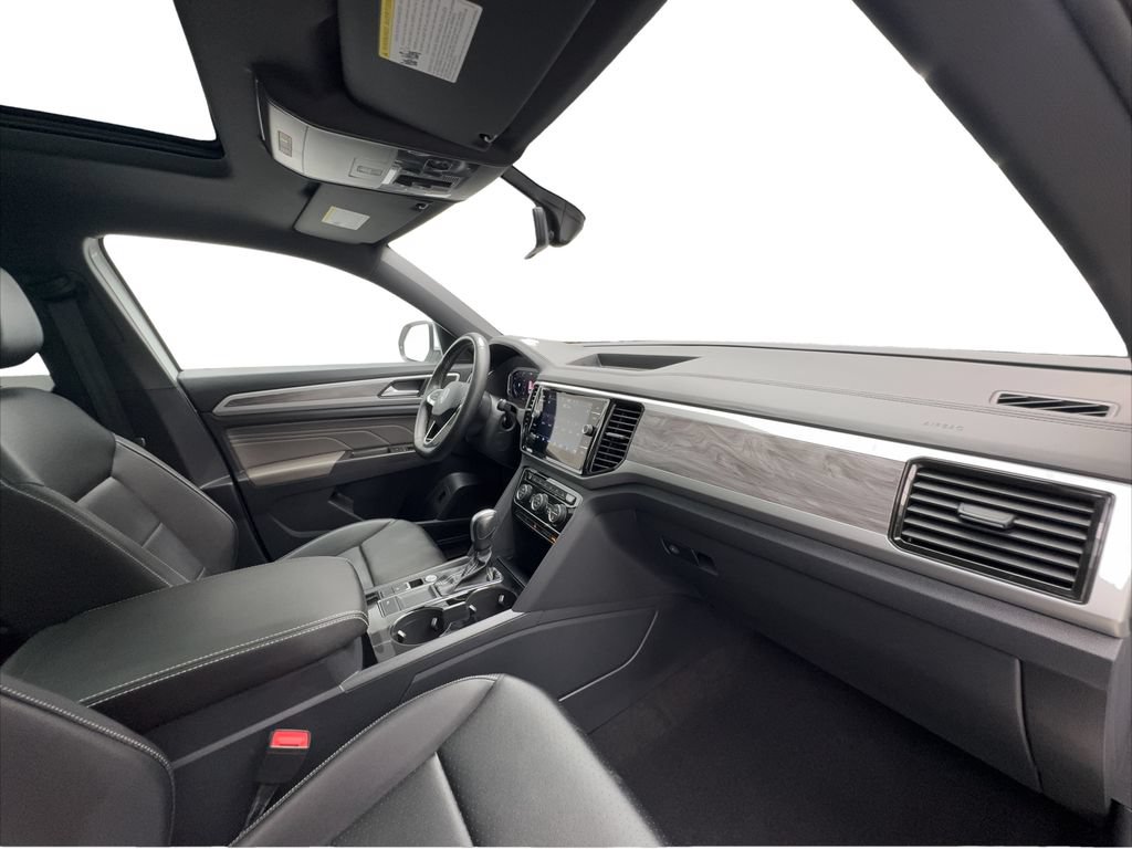 Used 2023 Volkswagen Atlas Cross Sport SE w/ Panoramic Sunroof Package FWD image 34