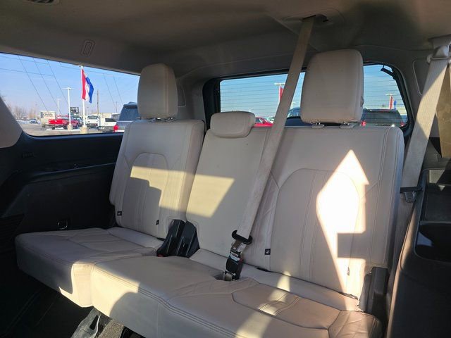 Used 2023 Ford Expedition Max Platinum AWD/4WD image 16