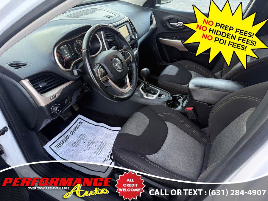 Used 2018 Jeep Cherokee Latitude w/ Altitude Package AWD/4WD image 7