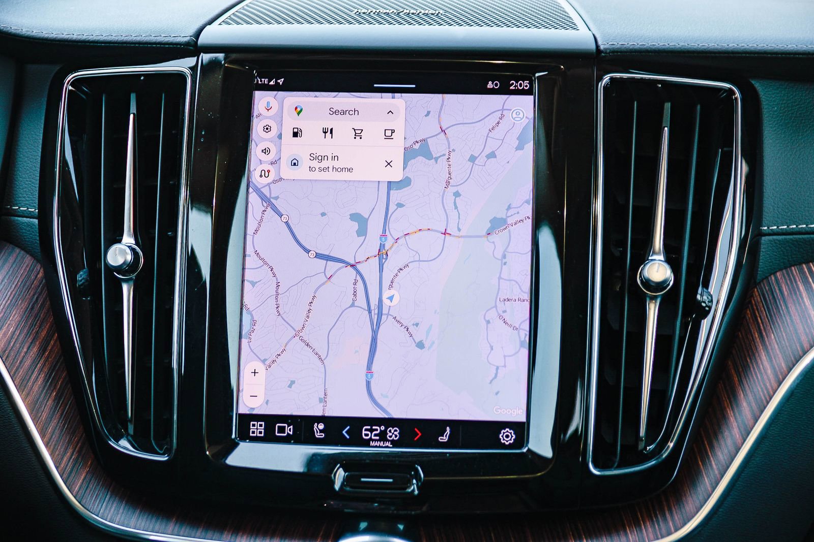 Used 2023 Volvo XC60 B5 Ultimate w/ Climate Package image 16