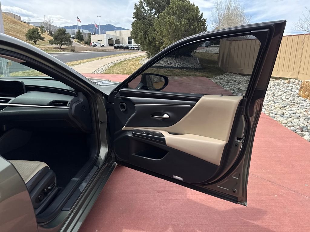 Used 2020 Lexus ES 350 w/ Premium Package image 26