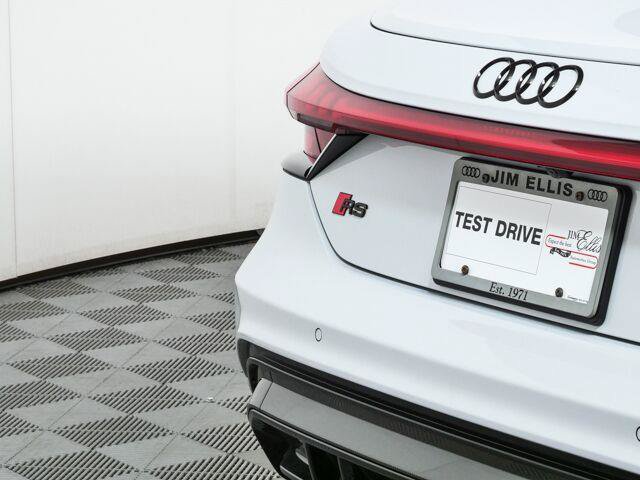 Used 2023 Audi RS e-tron GT w/ Carbon Performance Package AWD/4WD image 12