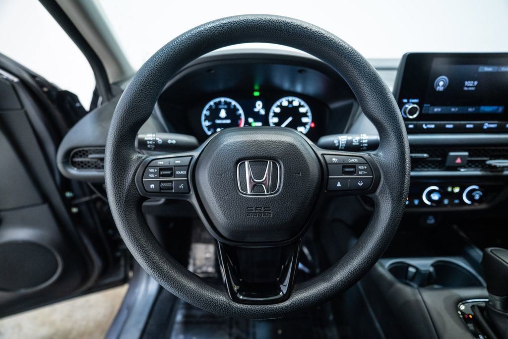 Used 2025 Honda HR-V LX image 16