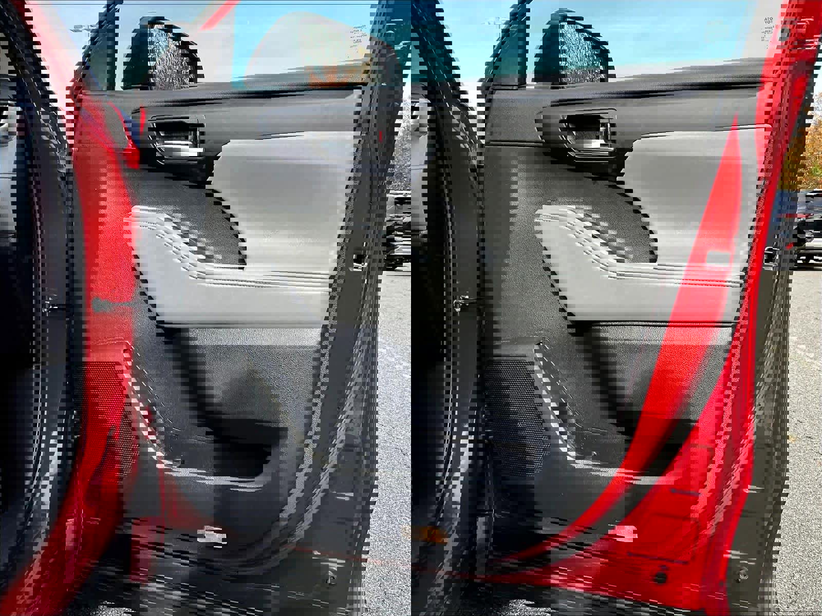 Used 2023 Toyota Highlander XLE image 12