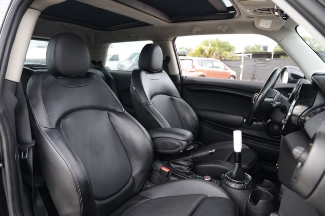 Used 2015 MINI Cooper 2-Door Hardtop FWD image 21