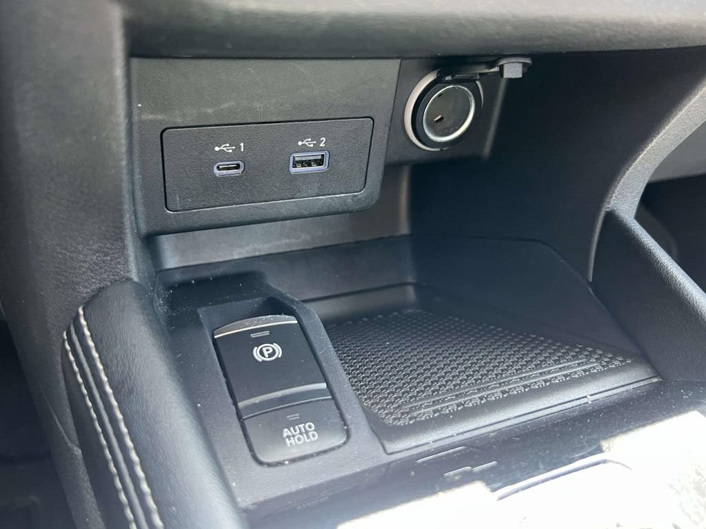 Used 2024 Nissan Kicks SV w/ Interior Electronics Package FWD image 28