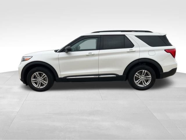 Used 2022 Ford Explorer XLT image 3