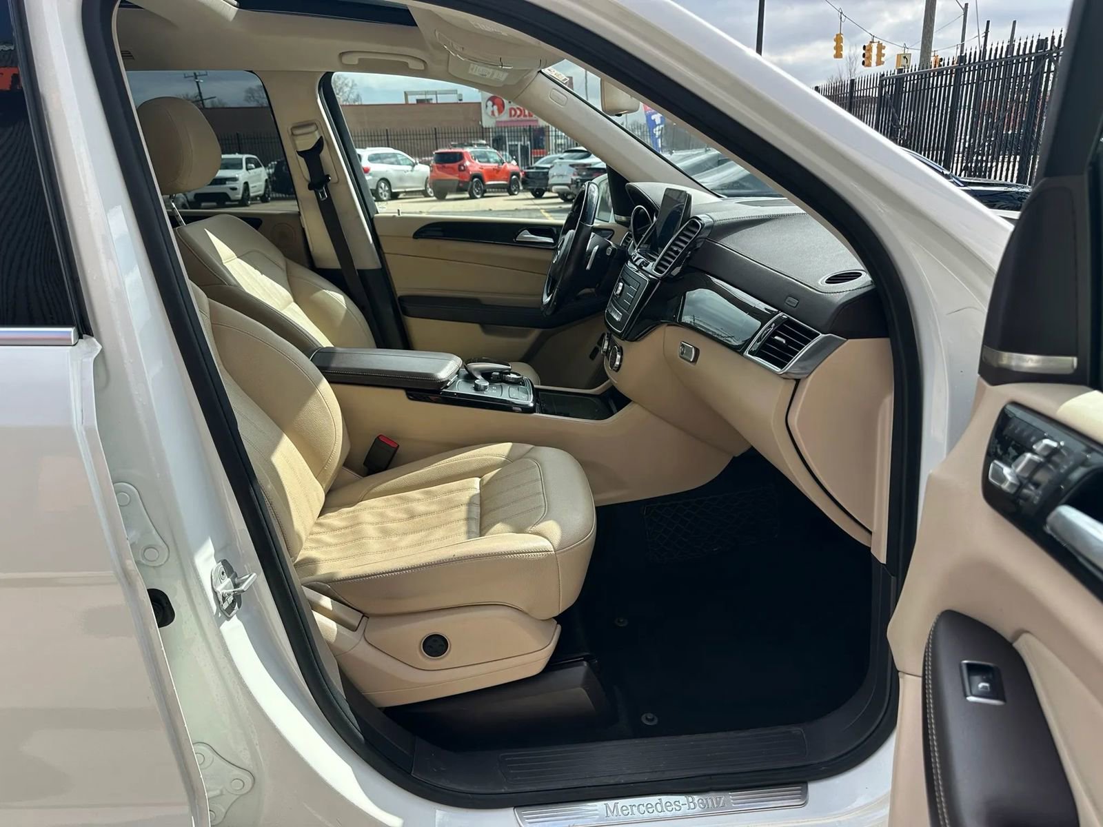 Used 2017 Mercedes-Benz GLS 450 4MATIC image 17