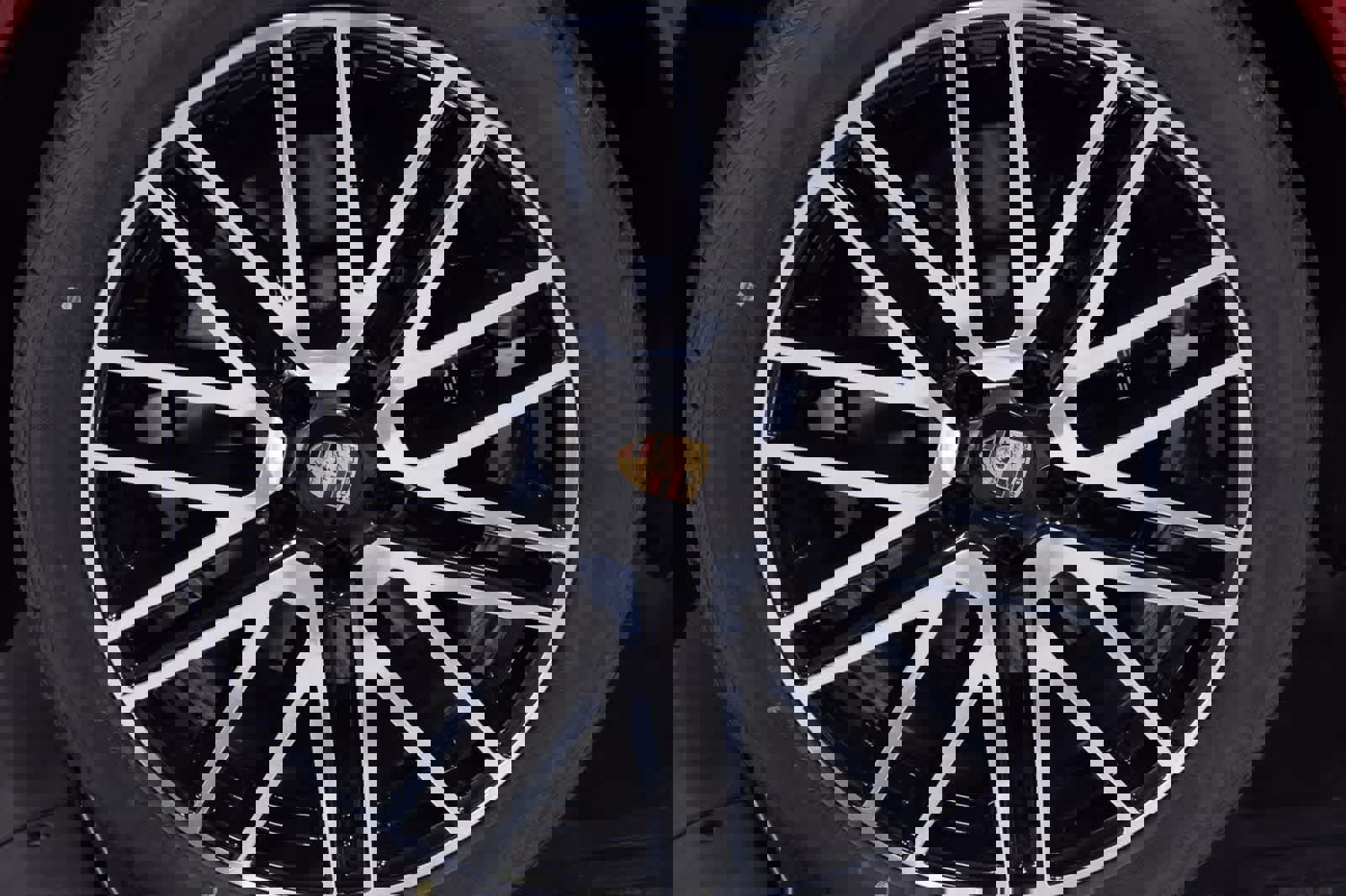 Certified 2025 Porsche Cayenne Coupe image 11