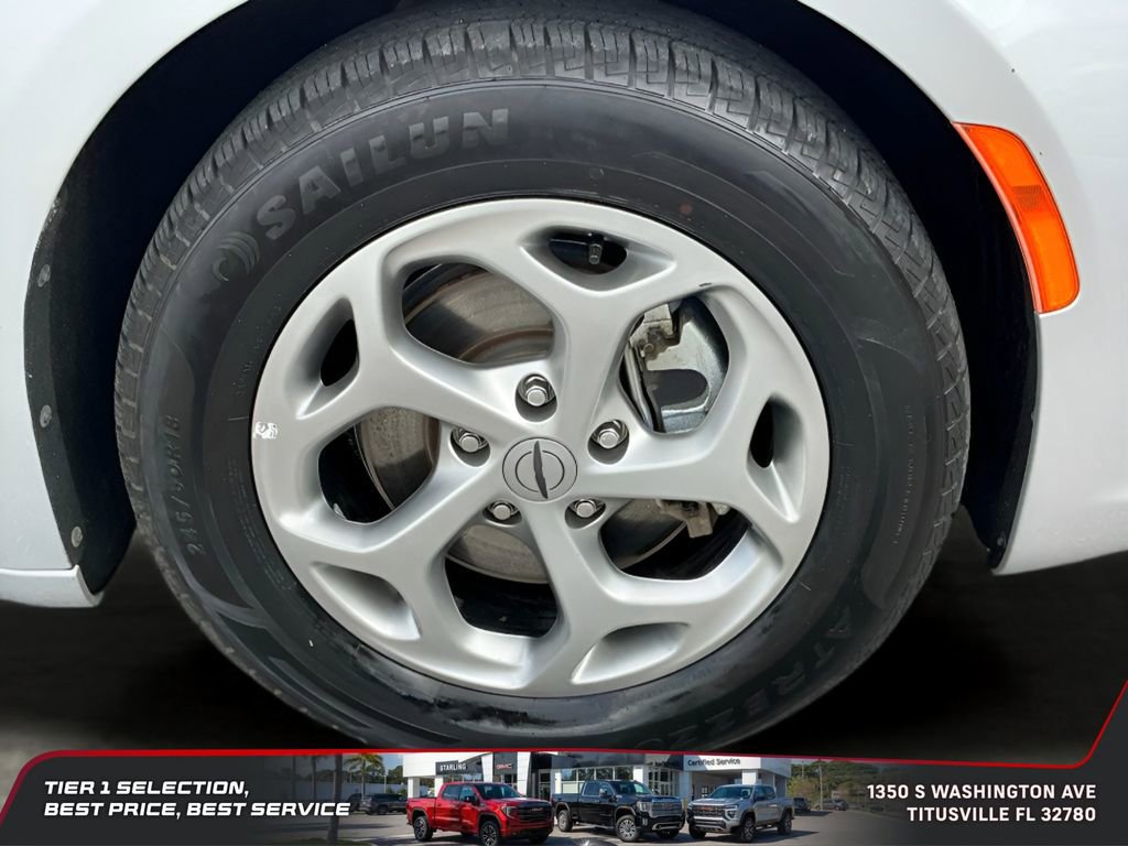 Used 2024 Chrysler Pacifica Limited image 35