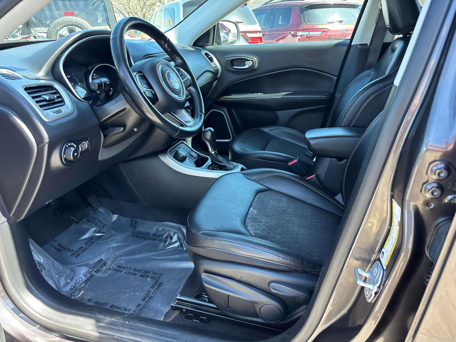 Used 2020 Jeep Compass Latitude w/ Cold Weather Group AWD/4WD image 9