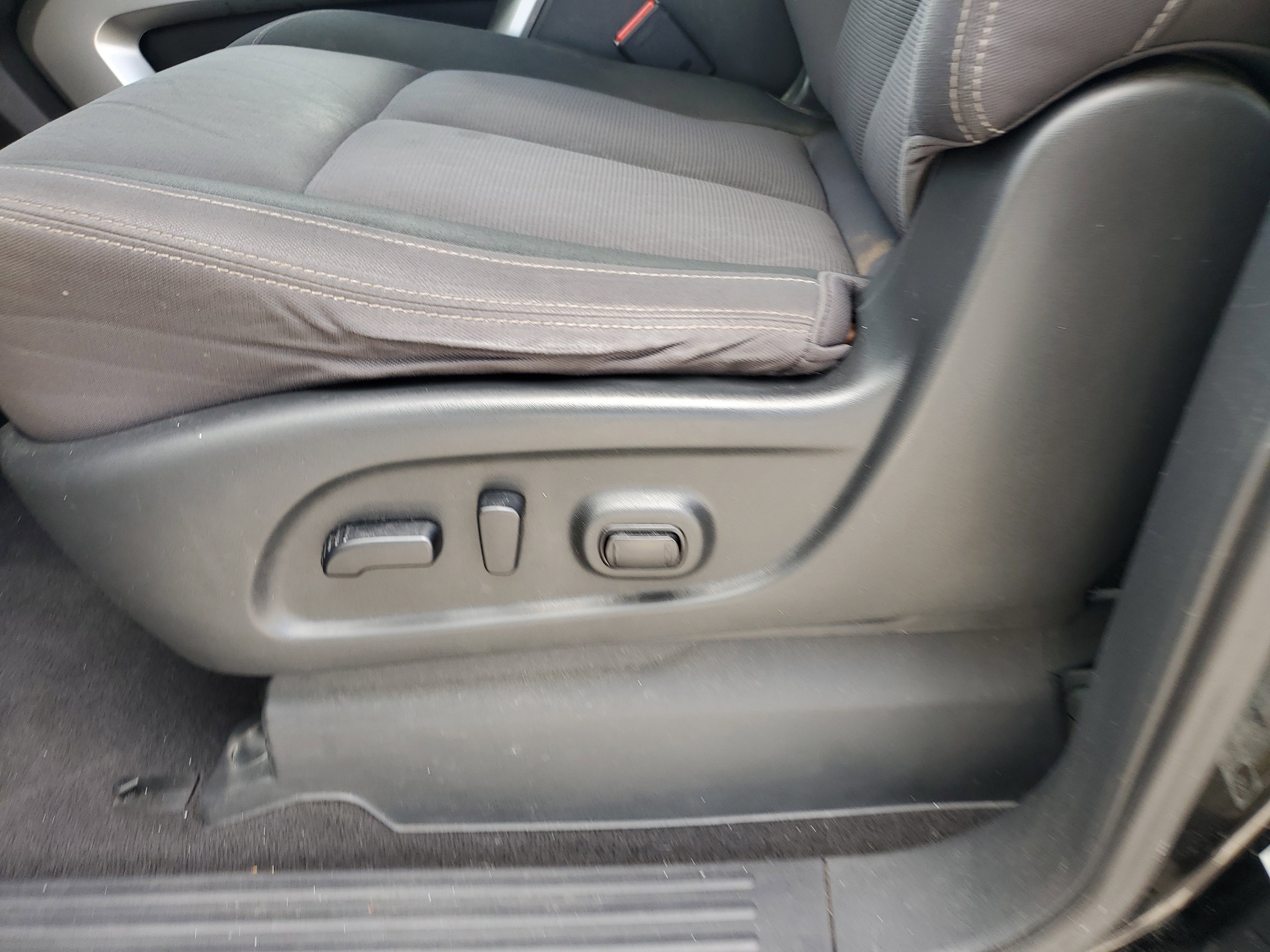 Used 2021 Nissan Titan SV w/ SV Convenience Package RWD image 13