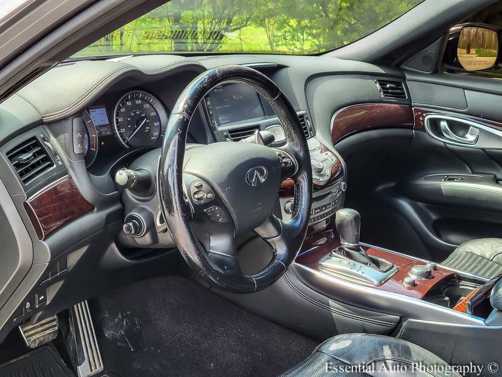 Used 2015 INFINITI Q70 3.7 w/ Sport Package AWD/4WD image 9