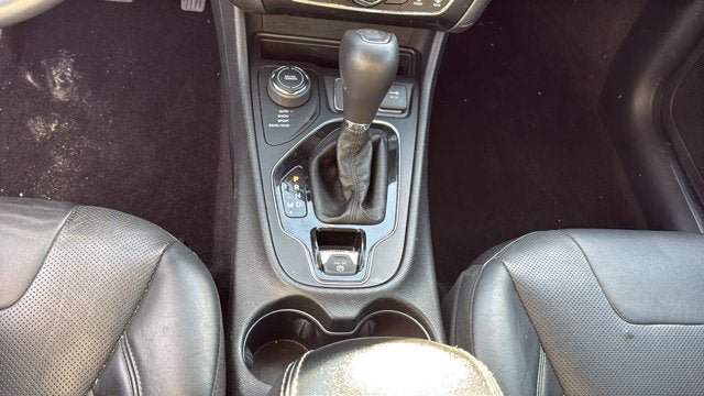 Used 2019 Jeep Cherokee Limited w/ Trailer Tow Group AWD/4WD image 22