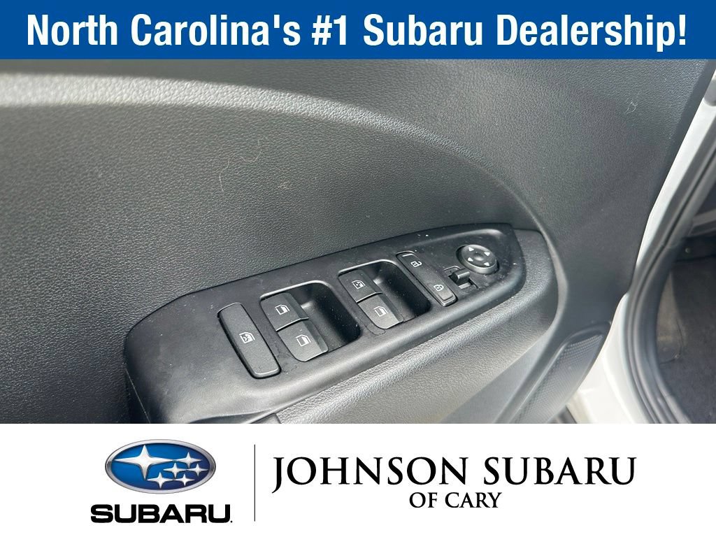Used 2023 Hyundai Venue Limited w/ Cargo Package FWD image 19