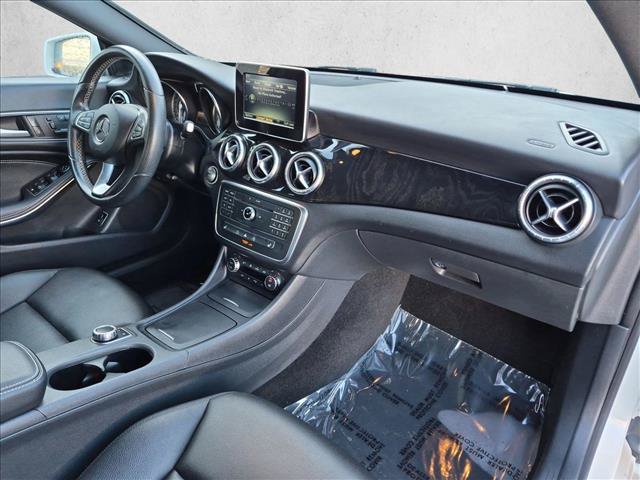 Used 2015 Mercedes-Benz CLA 250 image 21