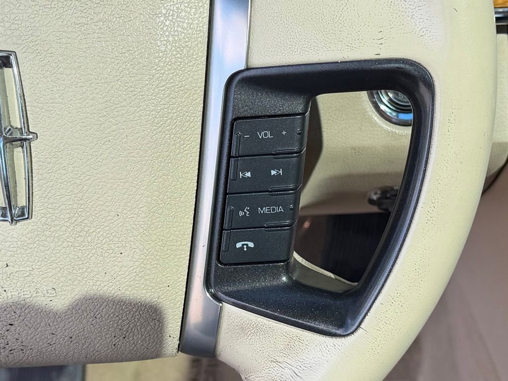 Used 2010 Lincoln MKS image 36