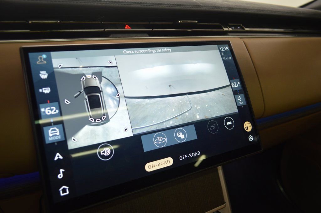 Used 2024 Land Rover Range Rover Long Wheelbase SE image 26