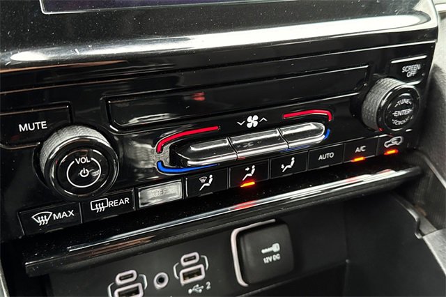 Used 2023 Jeep Grand Cherokee L Laredo image 29