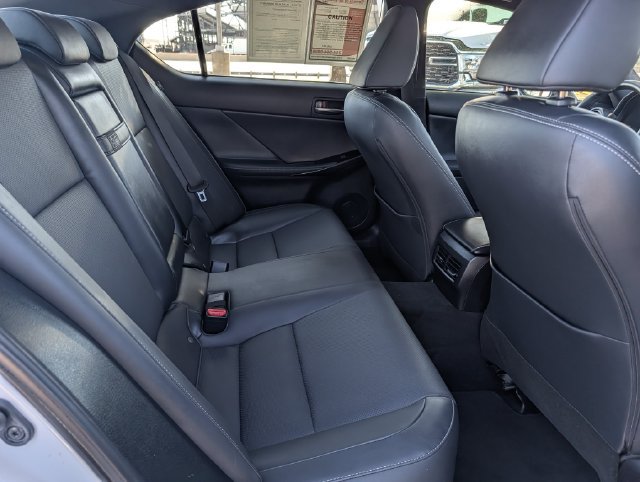 Used 2023 Lexus IS 300 w/ Comfort Package RWD image 33