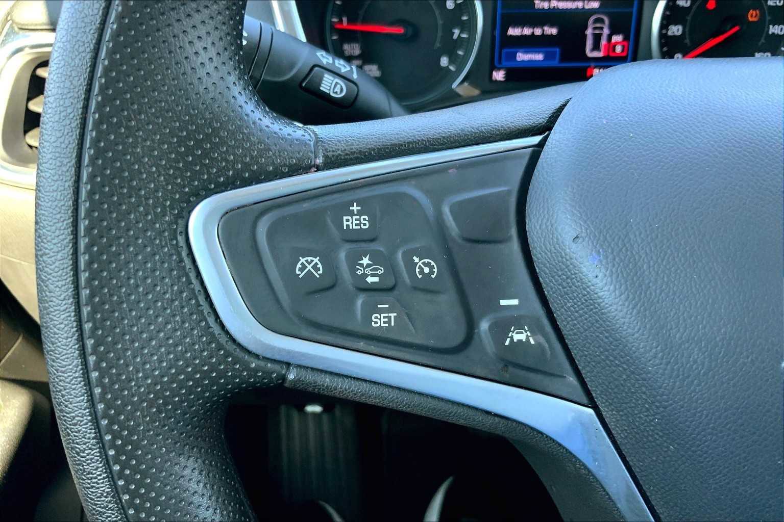 Used 2023 Chevrolet Equinox LT image 37