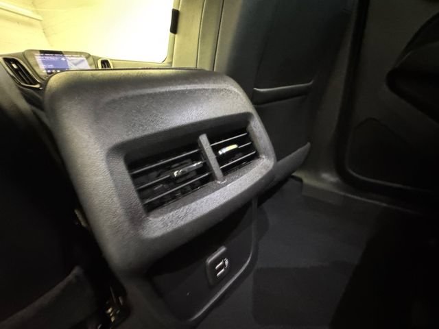 Used 2023 Chevrolet Equinox RS w/ RS Leather Package FWD image 30