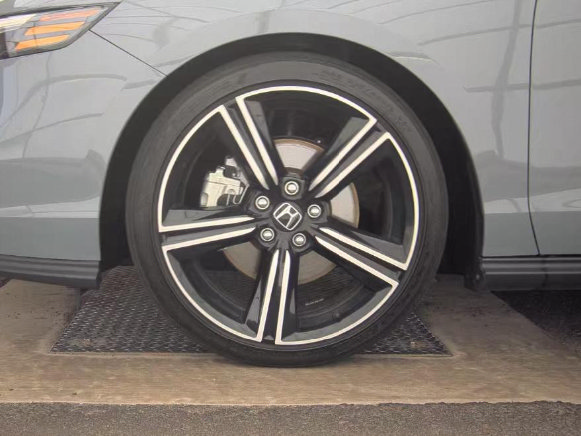 Used 2025 Honda Accord Sport image 3