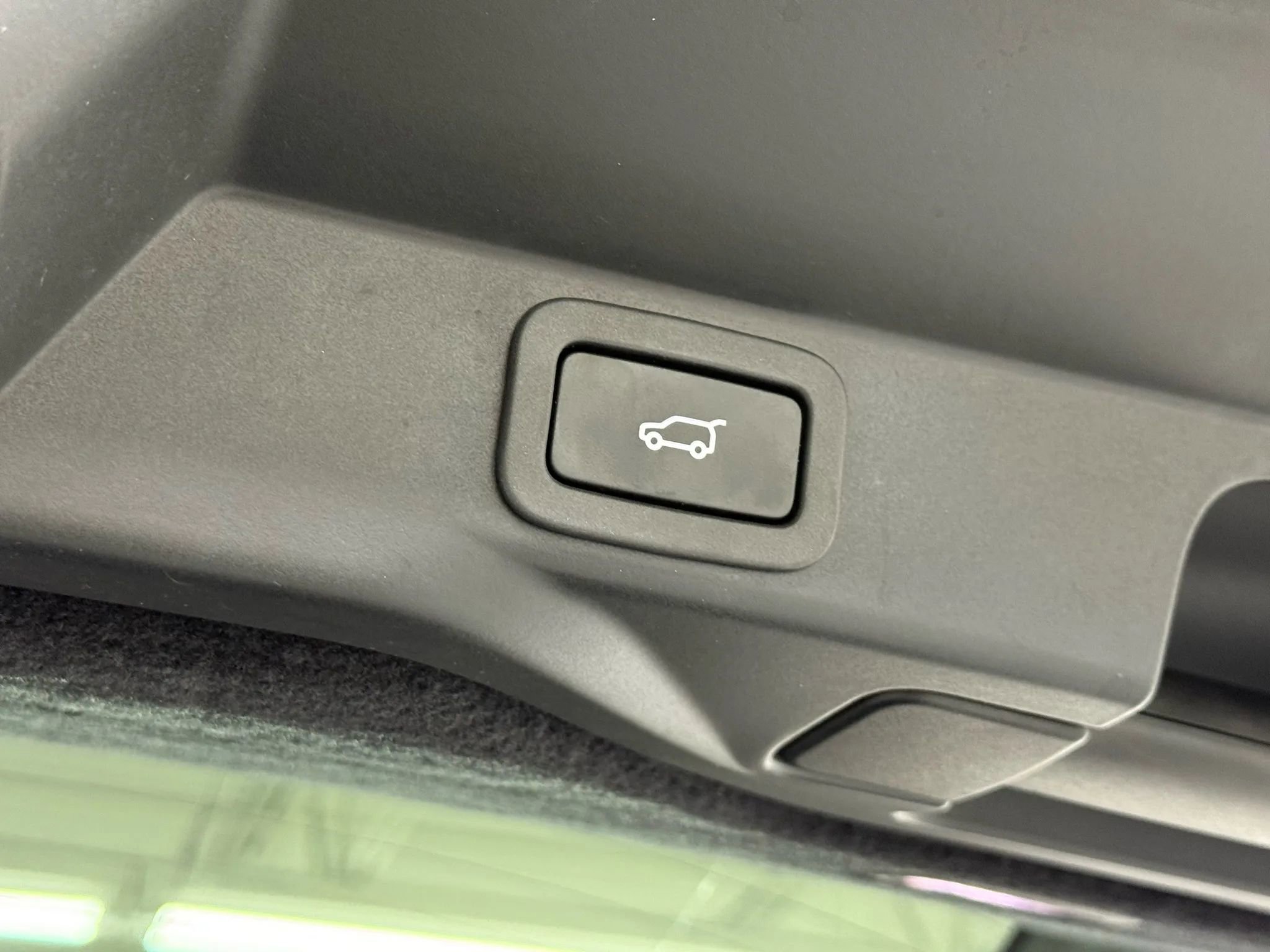 Used 2016 Land Rover Range Rover Sport HSE image 41