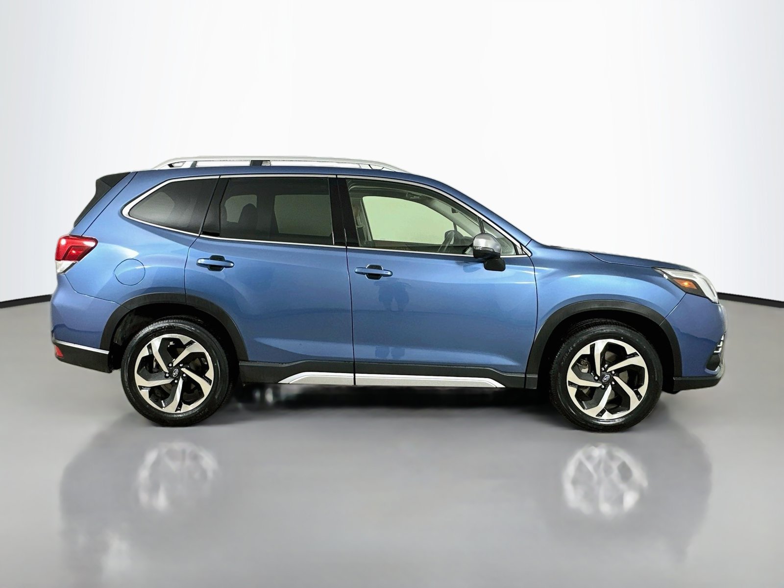 Used 2024 Subaru Forester Touring AWD/4WD image 4