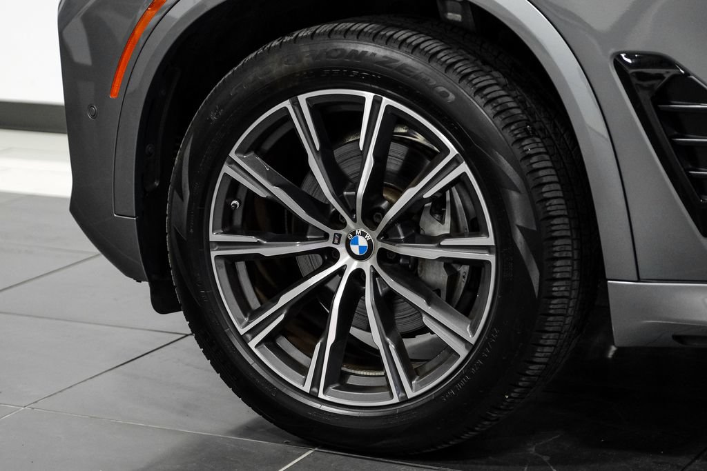 Used 2025 BMW X5 xDrive40i w/ M Sport Package AWD/4WD image 49