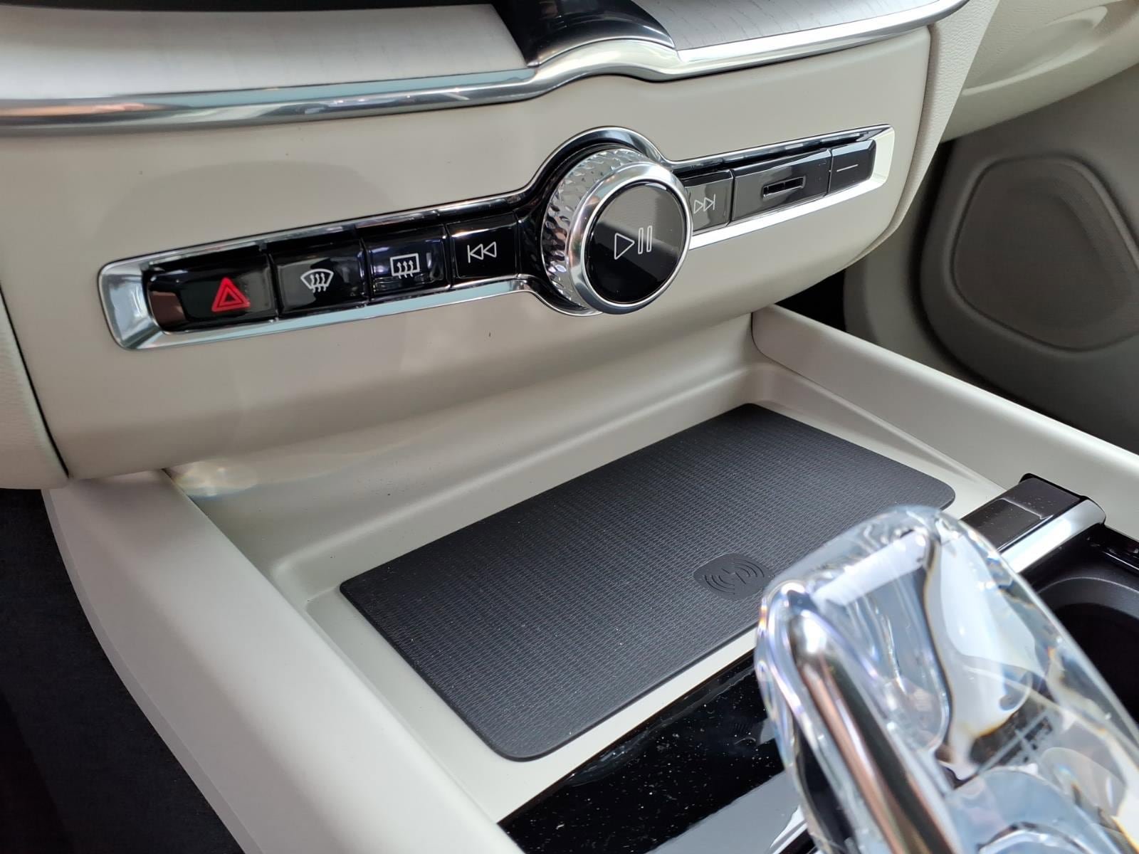 New 2026 Volvo XC60 B5 Ultra w/ Protection Package Premier image 19