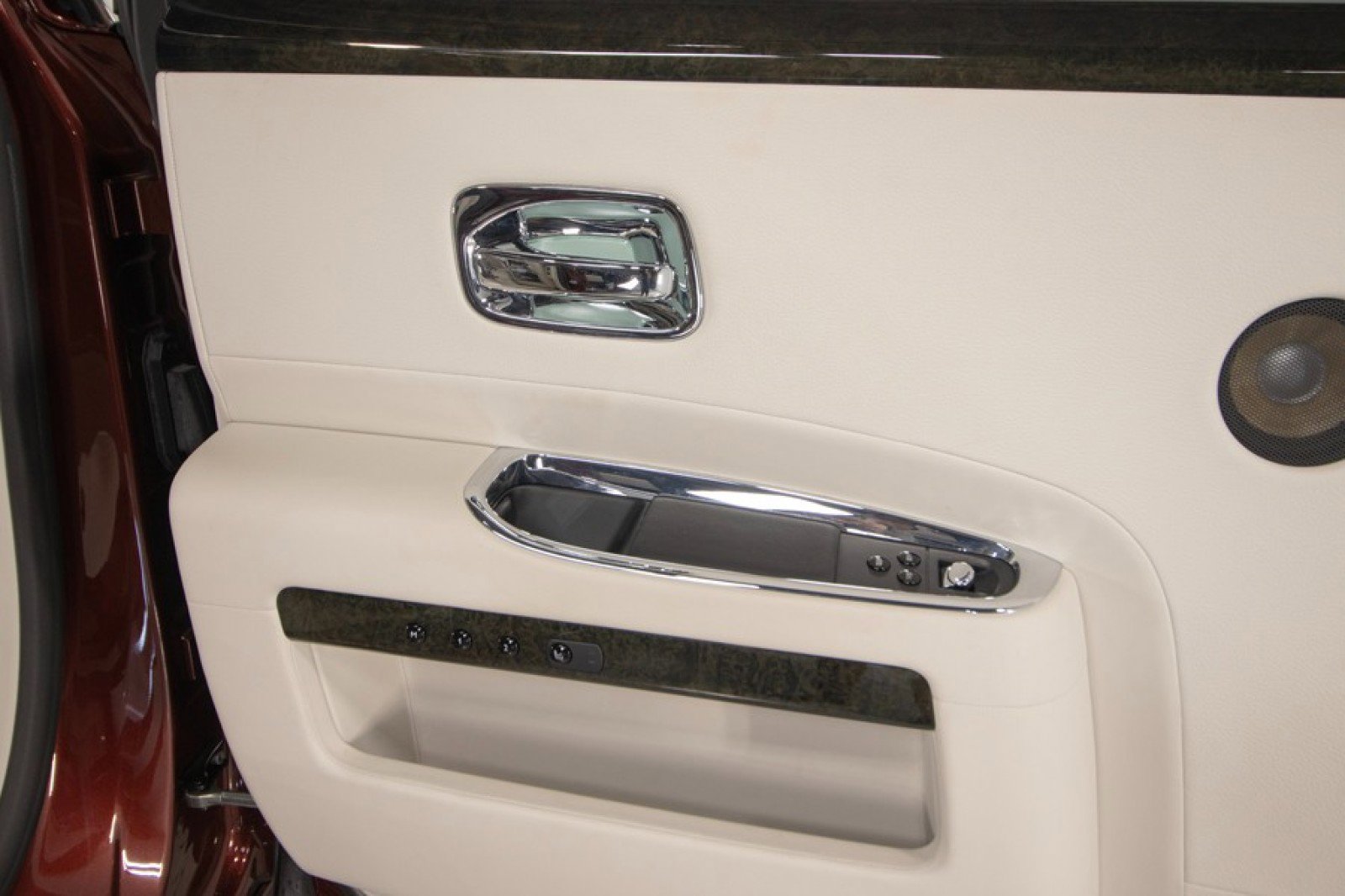 Used 2015 Rolls-Royce Ghost Extended Wheelbase image 52