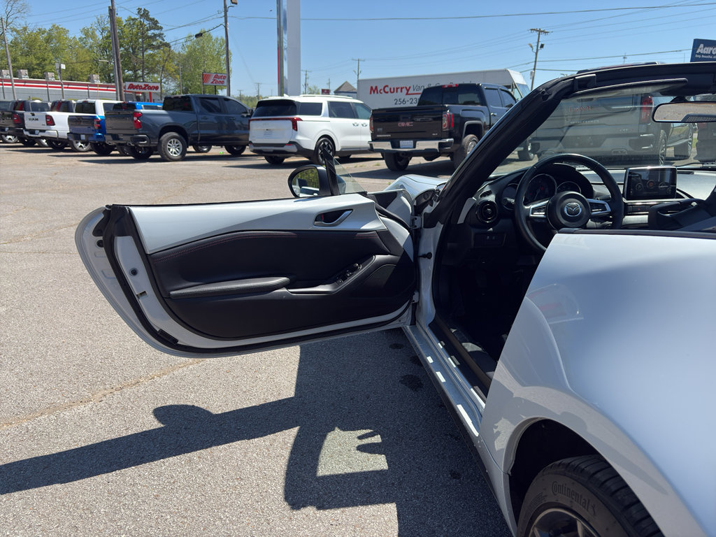 Used 2016 MAZDA MX-5 Miata Club image 21