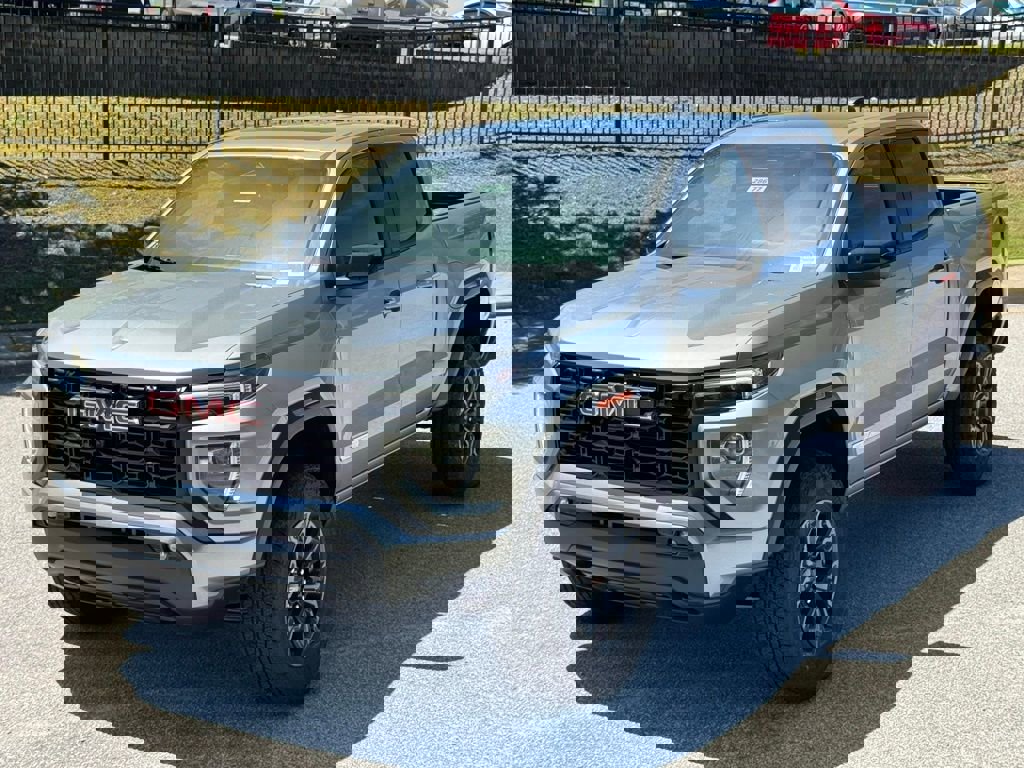 New 2025 GMC Canyon Elevation w/ Convenience Package image 9