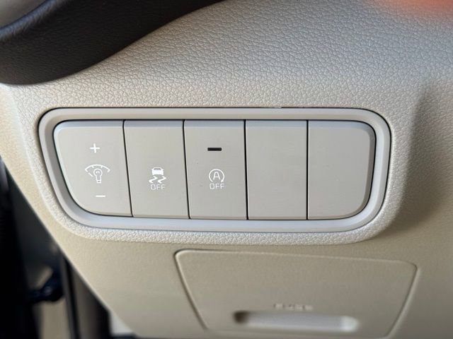 Certified 2025 Kia Soul LX w/ LX Technology Package image 25