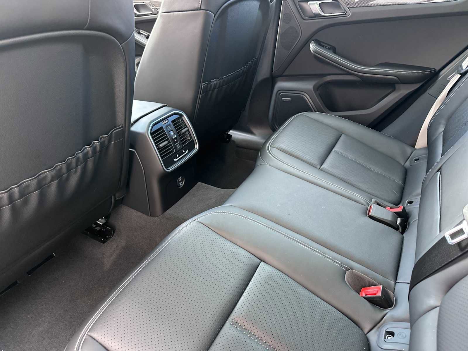 Used 2025 Porsche Macan GTS image 14