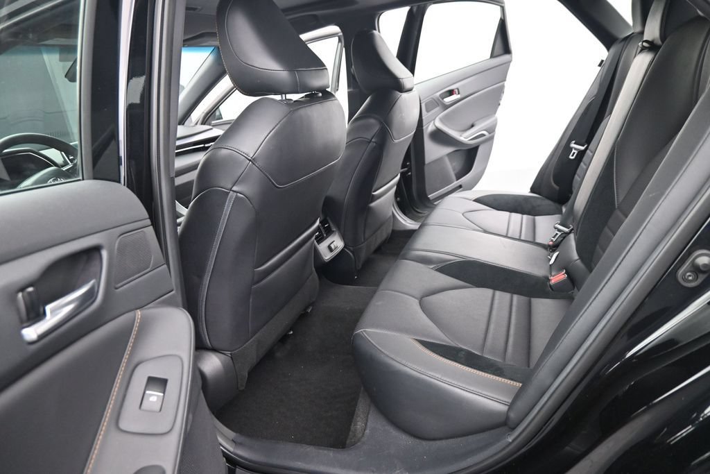 Used 2021 Toyota Avalon XSE FWD image 16